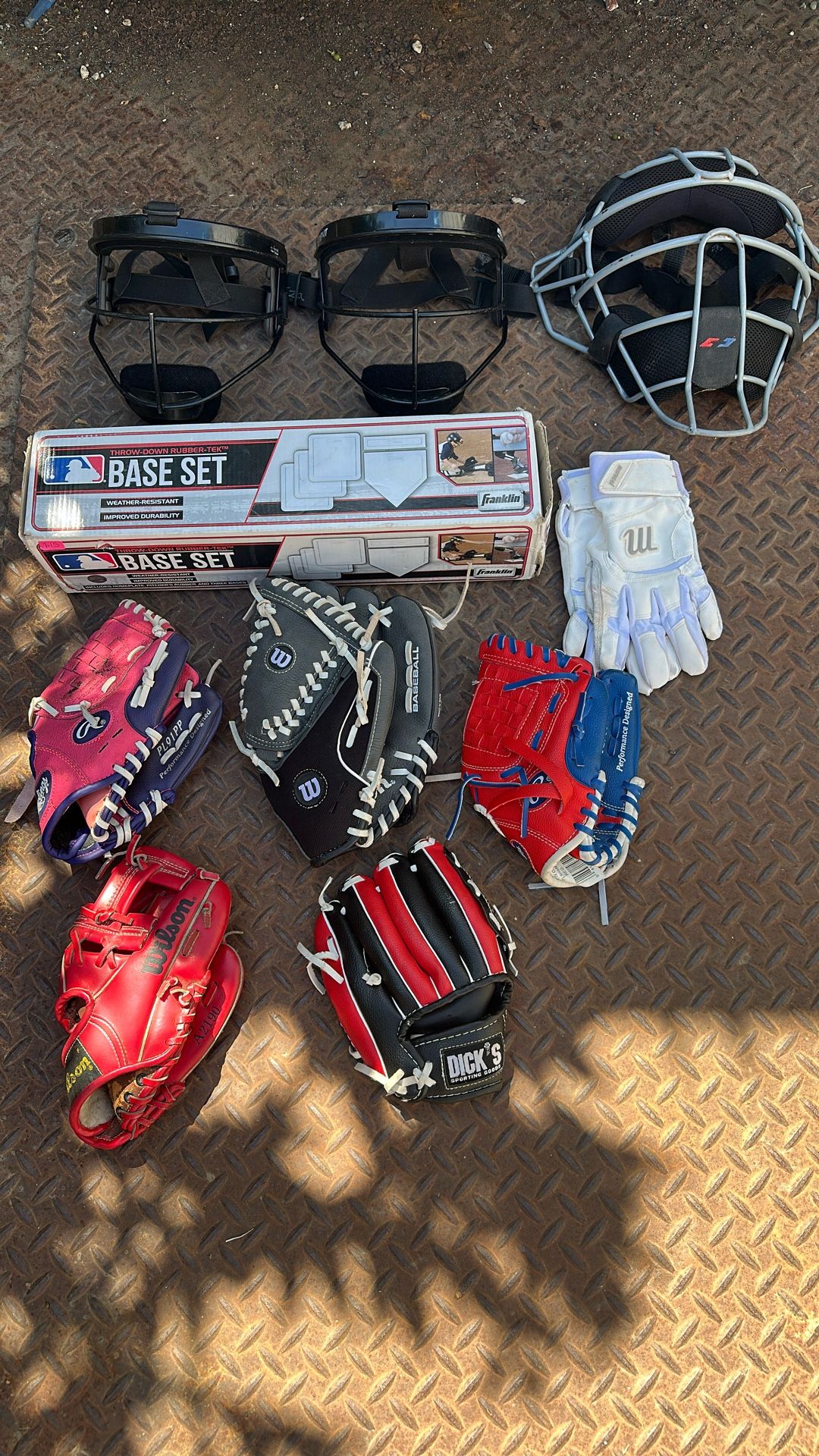 Used Softball/ Baseball equipment Lot
