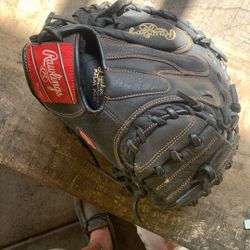 Rawlings 32 1/2 Renegade Right Handers Glove Broken In Ready To Play 