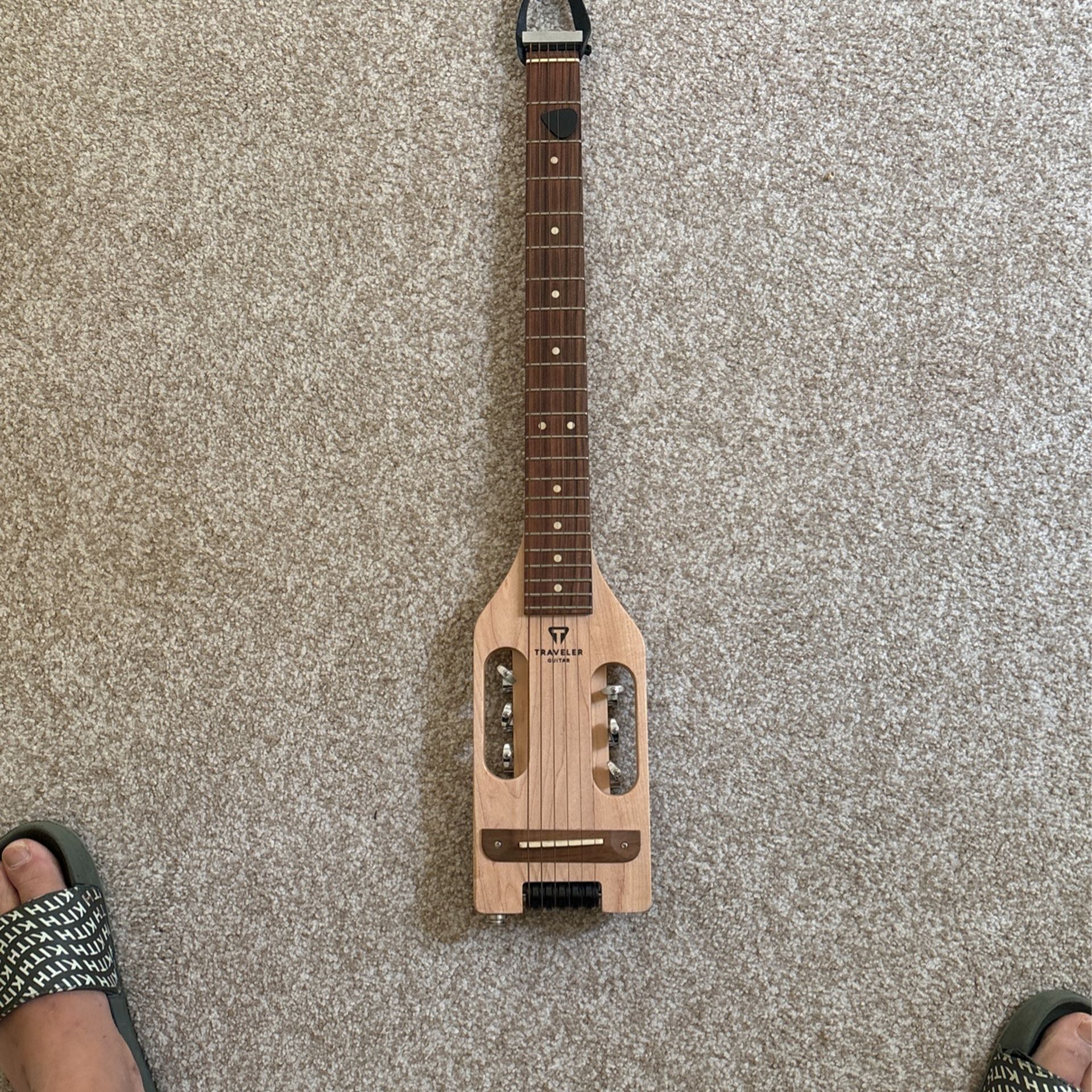 Acoustic Traveler Guitar
