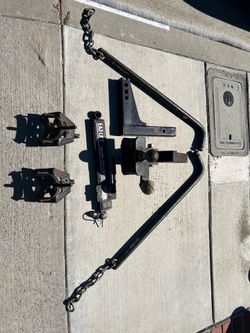 EAZ-LIFT 1000 lb Weight Distributing Hitch, Sway Control & Extras