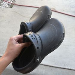 Women’s black nonslip crocs size 8