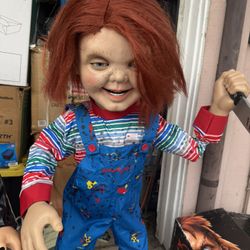 3.5 ft. Animated Chucky Doll And 3.5 ft. Animated Tiffany Valentine
