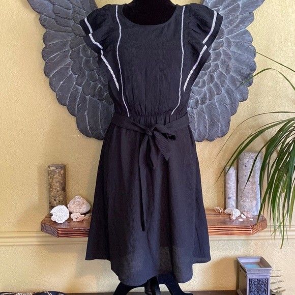 Banana Republic Dress With Ruffle Cap Like Sleeves