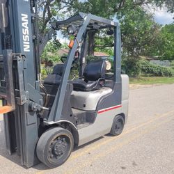 Nissan 5000lb Forklift