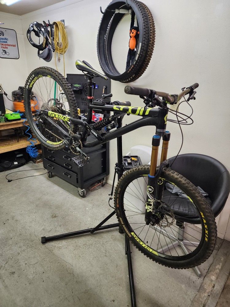 Scott Voltage FR710 Mountain Bike