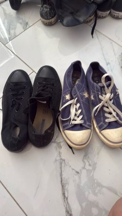 2 Pairs Converse Low-Top Sneakers