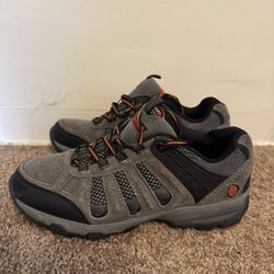 hiking shoes 