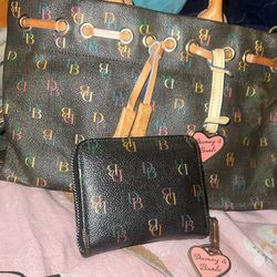Dooney and bourke set