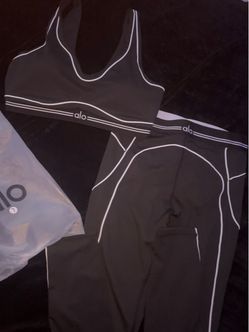 NEW BLK AND WHITE ALO SET