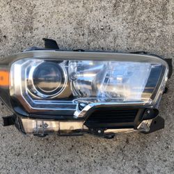 2016 2017 2018 2019 2020 2021 2022 TOYOTA TACOMA HEADLIGHT HALOGEN WITH LED RUNNING LIGHT PASSENGER SIDE “R” ORIGINAL OEM 