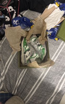 Gucci Sneakers High Top ( negotiable)