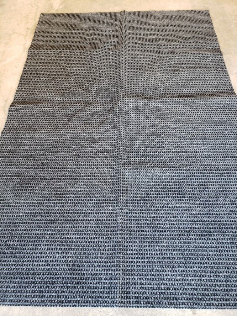 Outdoor Rug 6’ x 9’ Black and White