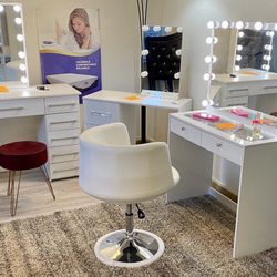 New Small Make Up Vanity Desk With Mirror & Lights