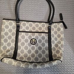 Cartera Giani Bernini 👜 ¡Súper combinable!