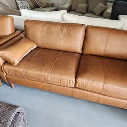 Leather Sofas, Couches, Sectionals