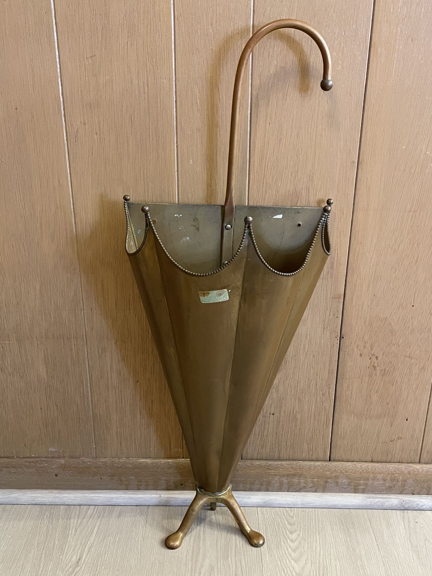 Vintage Brass Umbrella Holder Stand / Garden Decor 30” Tall Rare Find