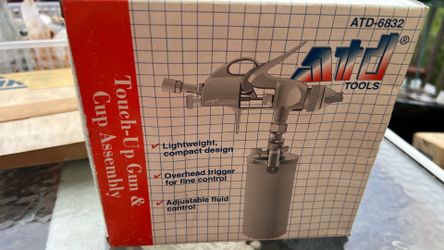 Touch up spray gun