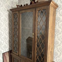 Vintage China Cabinet With Lights
