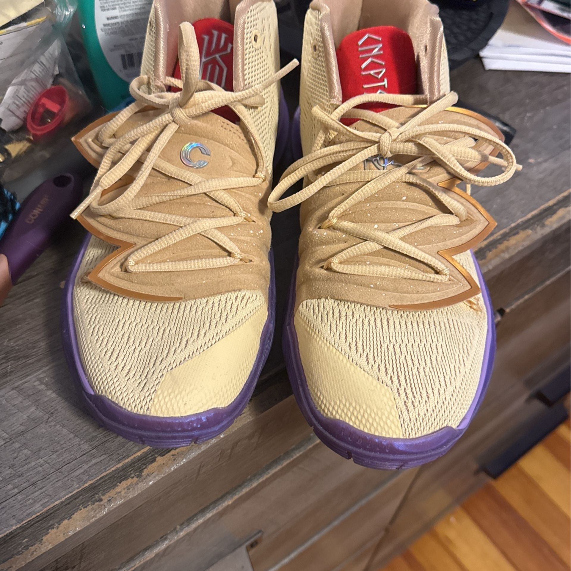 Kyrie Irwing Special Esdition Sneakers