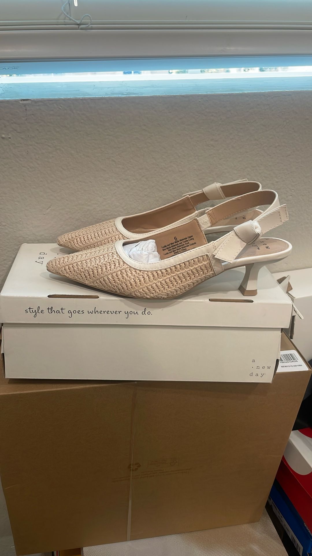 Heels , Color Beige , Size 6,