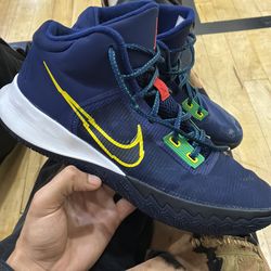 Kyrie Flytrap 4