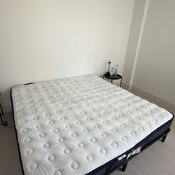 MOVING SALE | King Size mattress with Adjustable Base