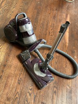 12amp Allfloors vacuum with pet attachment
