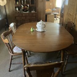 Tell City ChairCo. Large Dining Table With Sleeves and 4- Chairs 