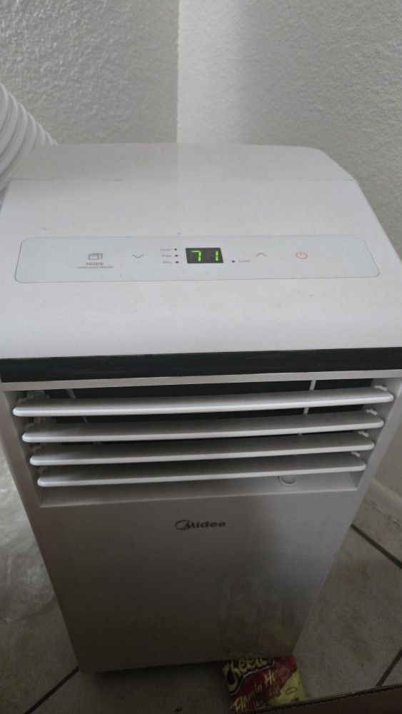 Midea 5,000 BTU 115V Portable Air Conditioner