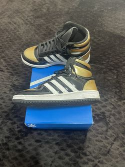 Adidas Sneakers