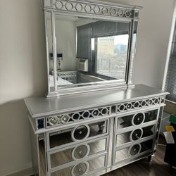 Big Dresser Drawer With Mirror