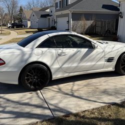 2005 Mercedes SL500, mint.