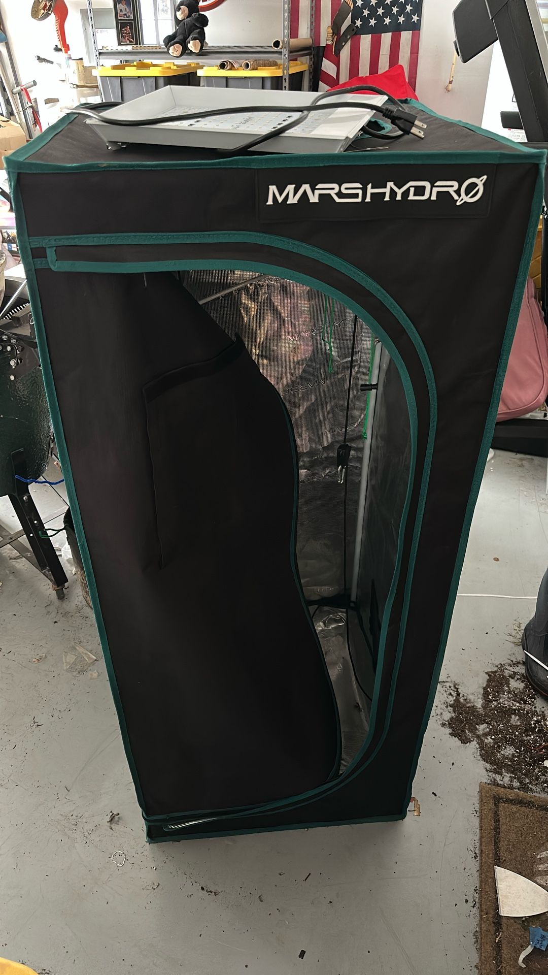 Mars hydro 2x2x4 Grow Tent With TS 600 LED Light