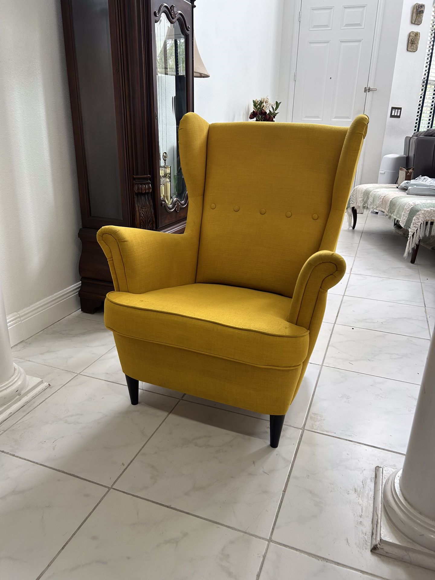 Sofa King Comfortable Yellow Chair For Sale Free Delivery π