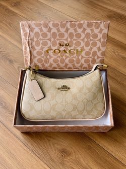Coach Signature Canvas Shoulder Bag