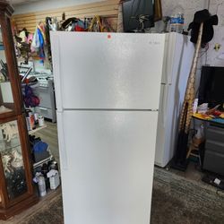 whirlpool Refrigerator 63x28x29 