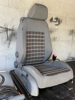 06-09 Volkswagen Rabbit 07-09 Golf GTI 4 Dr Passenger Seat W/Power Backrest