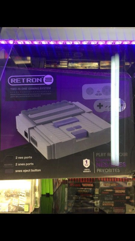 Retron 2 system 2 in 1 plays Nintendo and Super Nintendo games