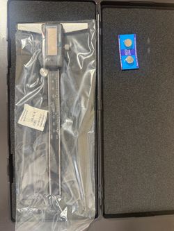Digital depth gage Caliper with Case and Batteries