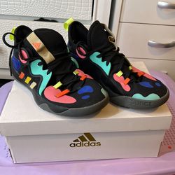 Harden Stepback Basketball Shoe 7Y