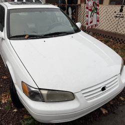 Toyota Camry  XLE 