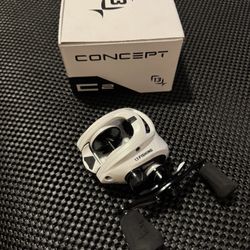 Brand New 13 Fishing C2 Fishing Reel. 170$