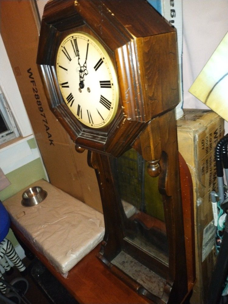 OBO Beautiful Vintage Clock With Mirror