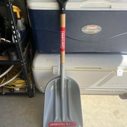 CRAFTSMAN 27-in Wood D Handle Scoop New 