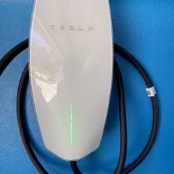🔌 Cargador Tesla – Instalación disponible (no incluye cargador)