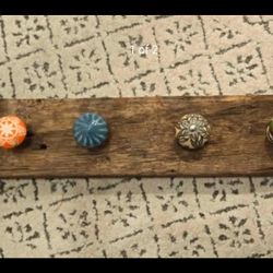 Snohomish Antique - Coat Rack 6 knobs