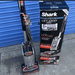 Shark Powered Lift-Away Duo Clean
