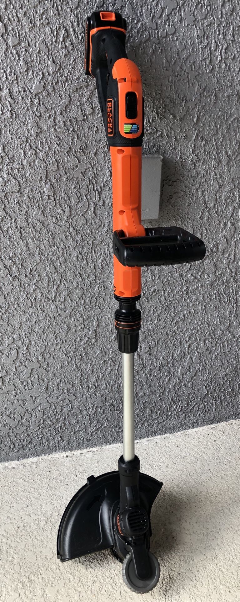 Black decker 20v trimmer lst300 for Sale in St. Augustine, FL - OfferUp