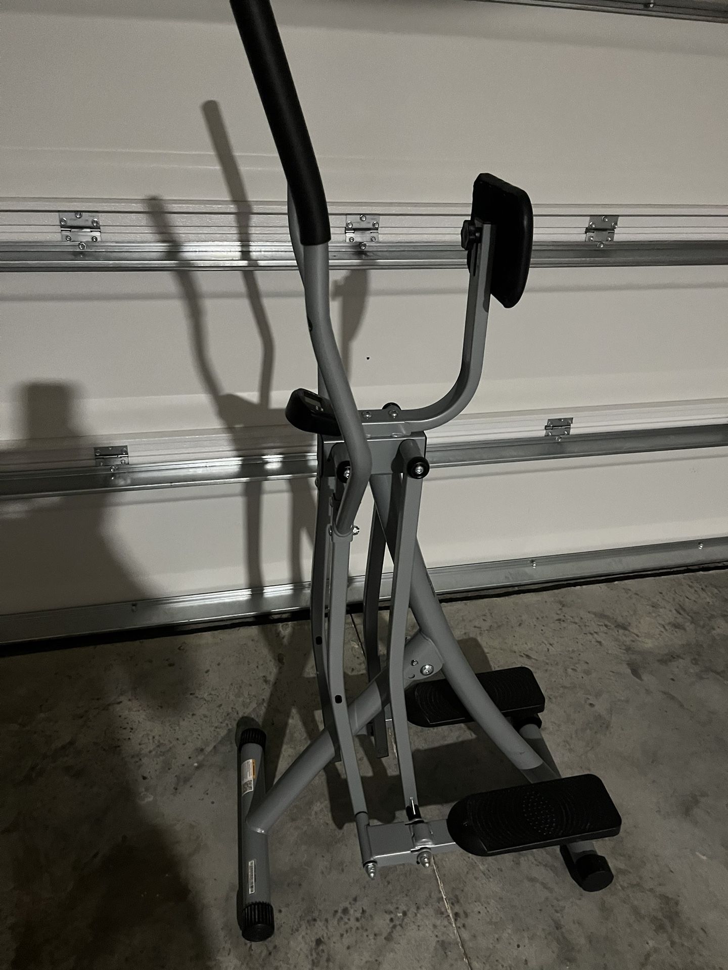 Sunny Health & Fitness Air Walk Cross Trainer Elliptical Glider 