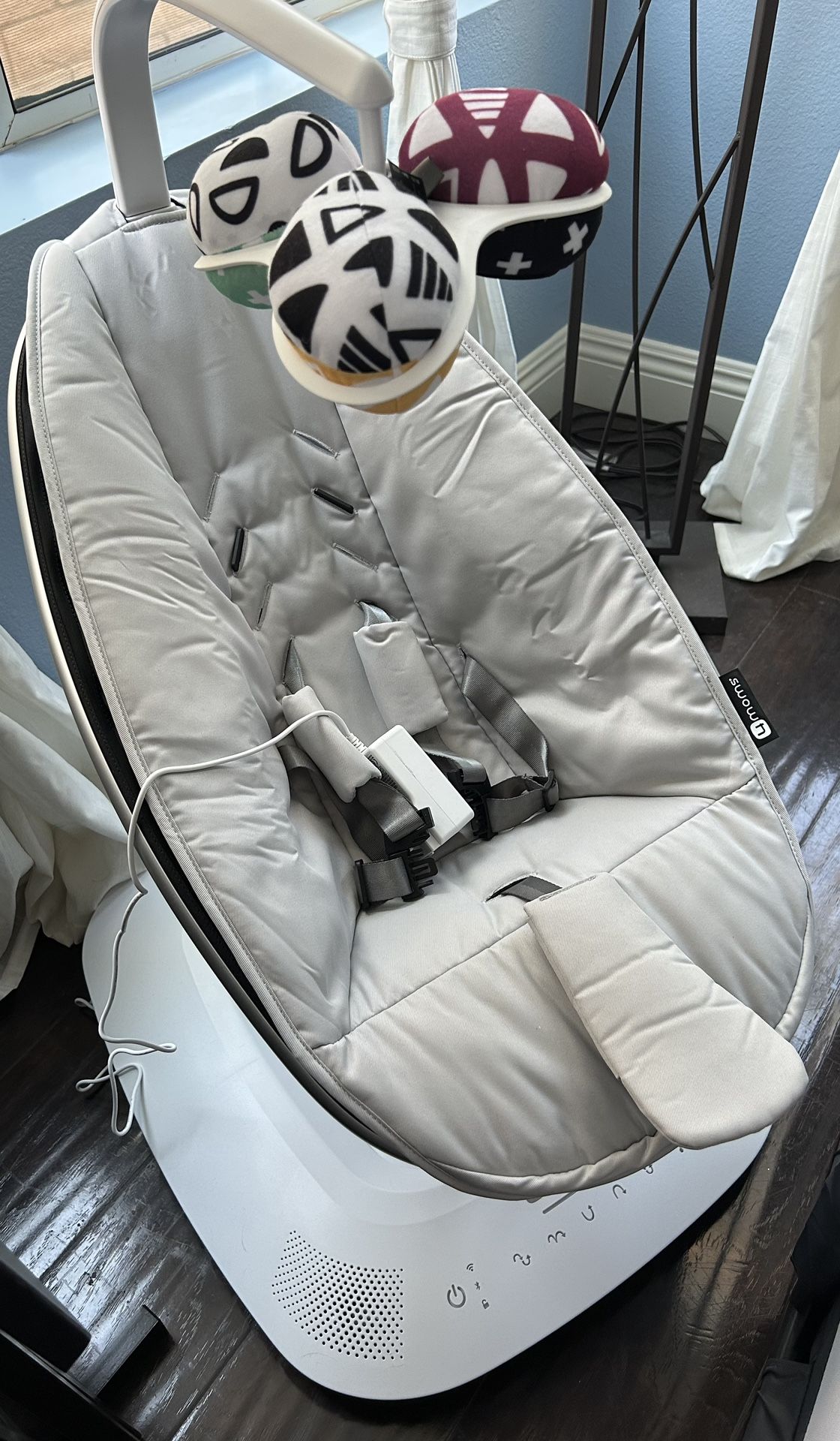 4moms MamaRoo Multi-Motion Baby Swing